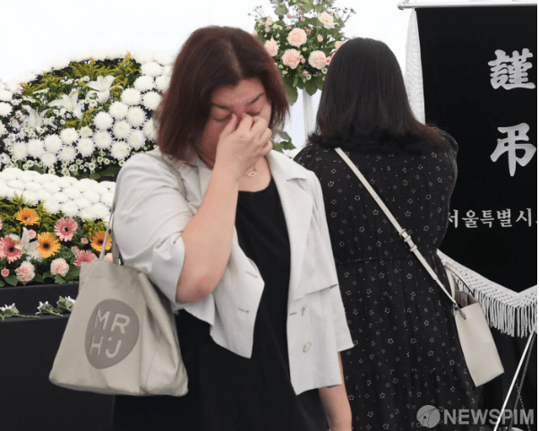 서이초교사애도.
