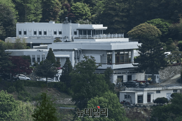 용산 돼지나간다.